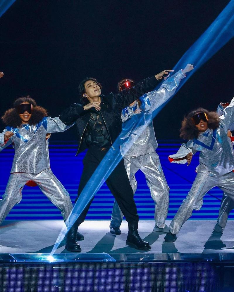 13 bức ảnh ấn tượng nhất năm 2022: Jungkook (BTS) lọt top-3