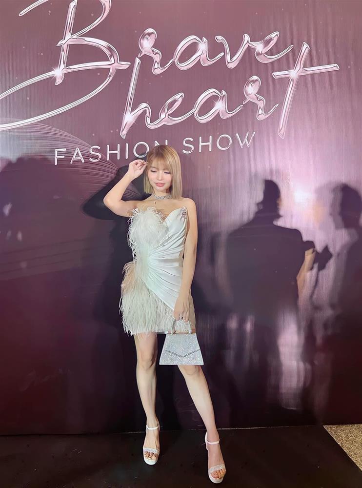 Vợ Mạc Văn Khoa dự định trùng tu vì vòng 1 khiêm tốn-3