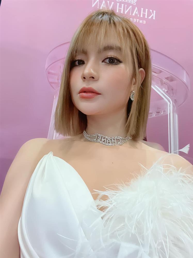 Vợ Mạc Văn Khoa dự định trùng tu vì vòng 1 khiêm tốn-4