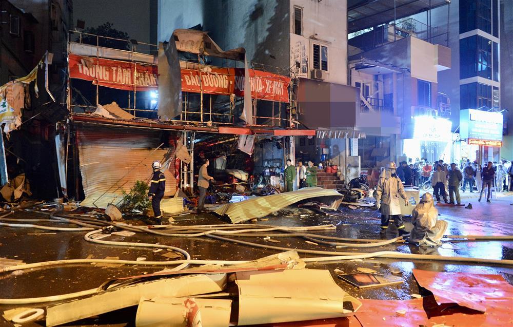 Tình tiết bất ngờ vụ cháy nổ trong tiệm sửa xe ở Hà Nội-3