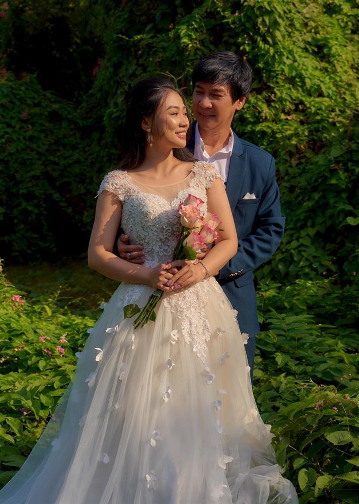 Hôn nhân của 2 sao nam lấy người đẹp kém 25, 30 tuổi-3