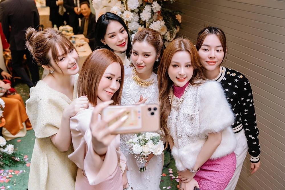Hương Baby và Huyền Baby có mặc lố trong đám cưới Hạnh Sino?-8