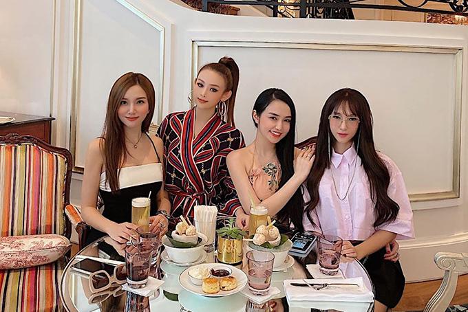 Hương Baby và Huyền Baby có mặc lố trong đám cưới Hạnh Sino?-11