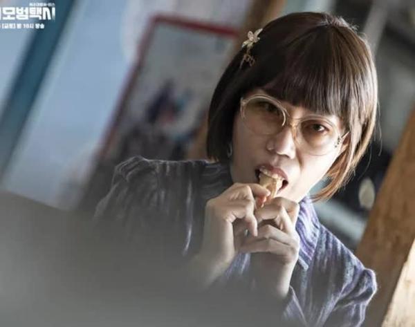 Nhan sắc thật của sao nữ Hoàn Hồn: Toàn thủ vai xấu, ngoài đời cực ngầu-2