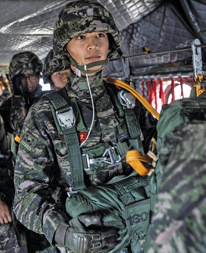 Minho (SHINee) tiết lộ lo lắng chung của idol nam khi nhập ngũ-1