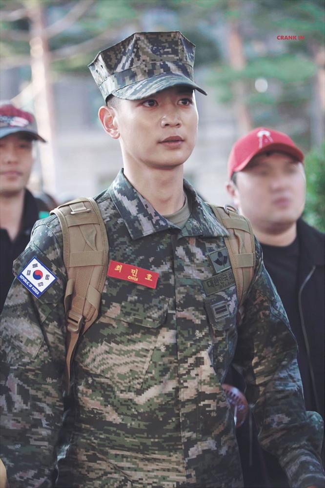 Minho (SHINee) tiết lộ lo lắng chung của idol nam khi nhập ngũ-2