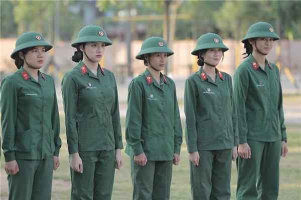 Miss Grand Thiên Ân siêu đáng yêu với quân phục ở Sao Nhập Ngũ-10