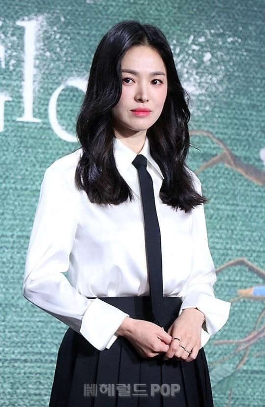 Song Hye Kyo hủy họp báo để tránh bị hỏi chuyện Song Joong Ki?-2