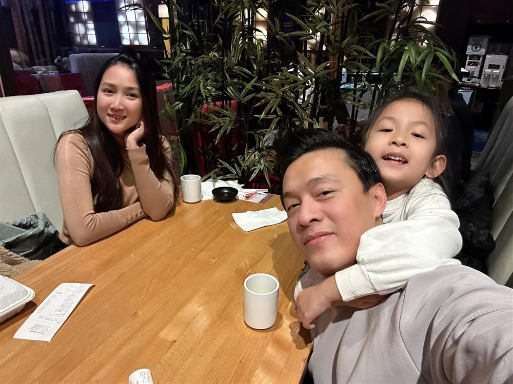 Tin showbiz Việt ngày 29/12: Con trai Hồng Ngọc tiết kiệm mua đồ cũ-2