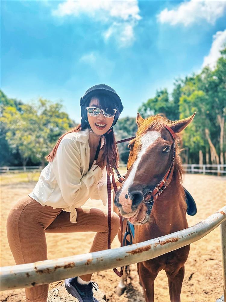 Tin showbiz Việt ngày 29/12: Con trai Hồng Ngọc tiết kiệm mua đồ cũ-4