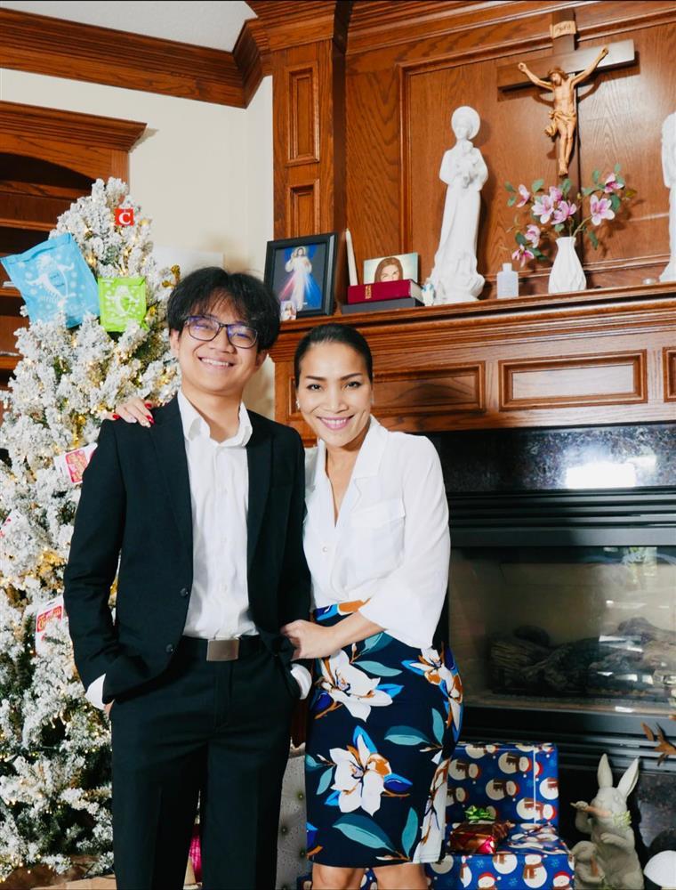 Tin showbiz Việt ngày 29/12: Con trai Hồng Ngọc tiết kiệm mua đồ cũ-1