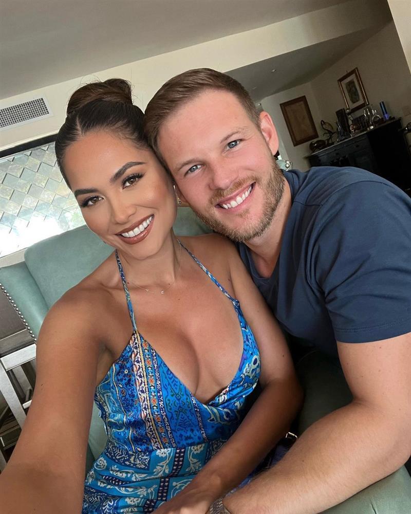 Miss Universe có bầu với phóng viên điển trai?-8