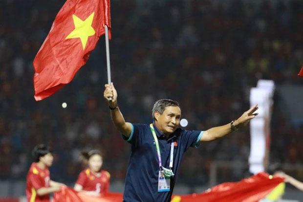 Ông Mai Đức Chung được bình chọn là HLV tiêu biểu năm 2022-1