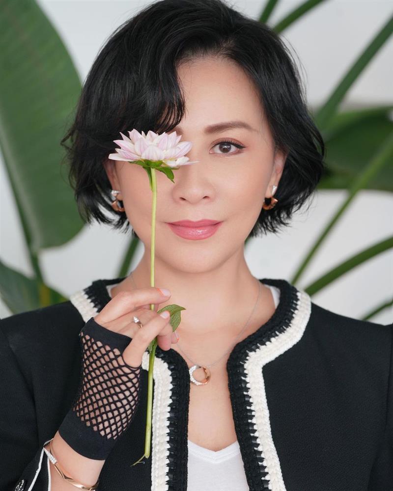 Lưu Gia Linh chuộng để tóc ngắn hack tuổi-5