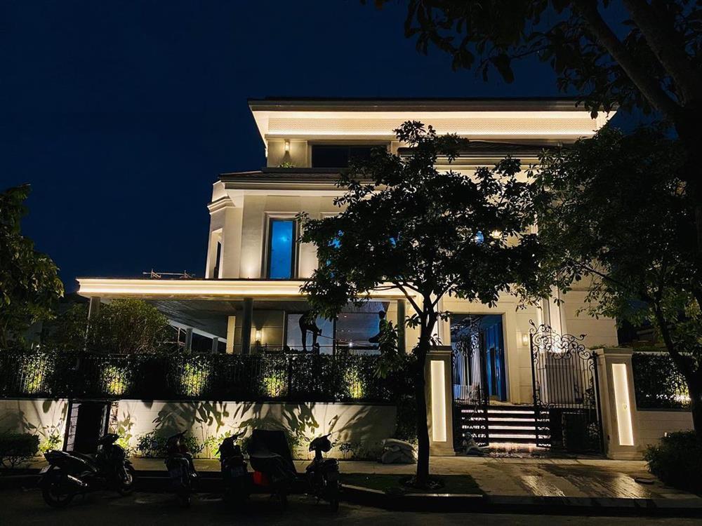 Choáng ngợp biệt thự mới của chồng cũ Lệ Quyên khi hoàn thiện-2