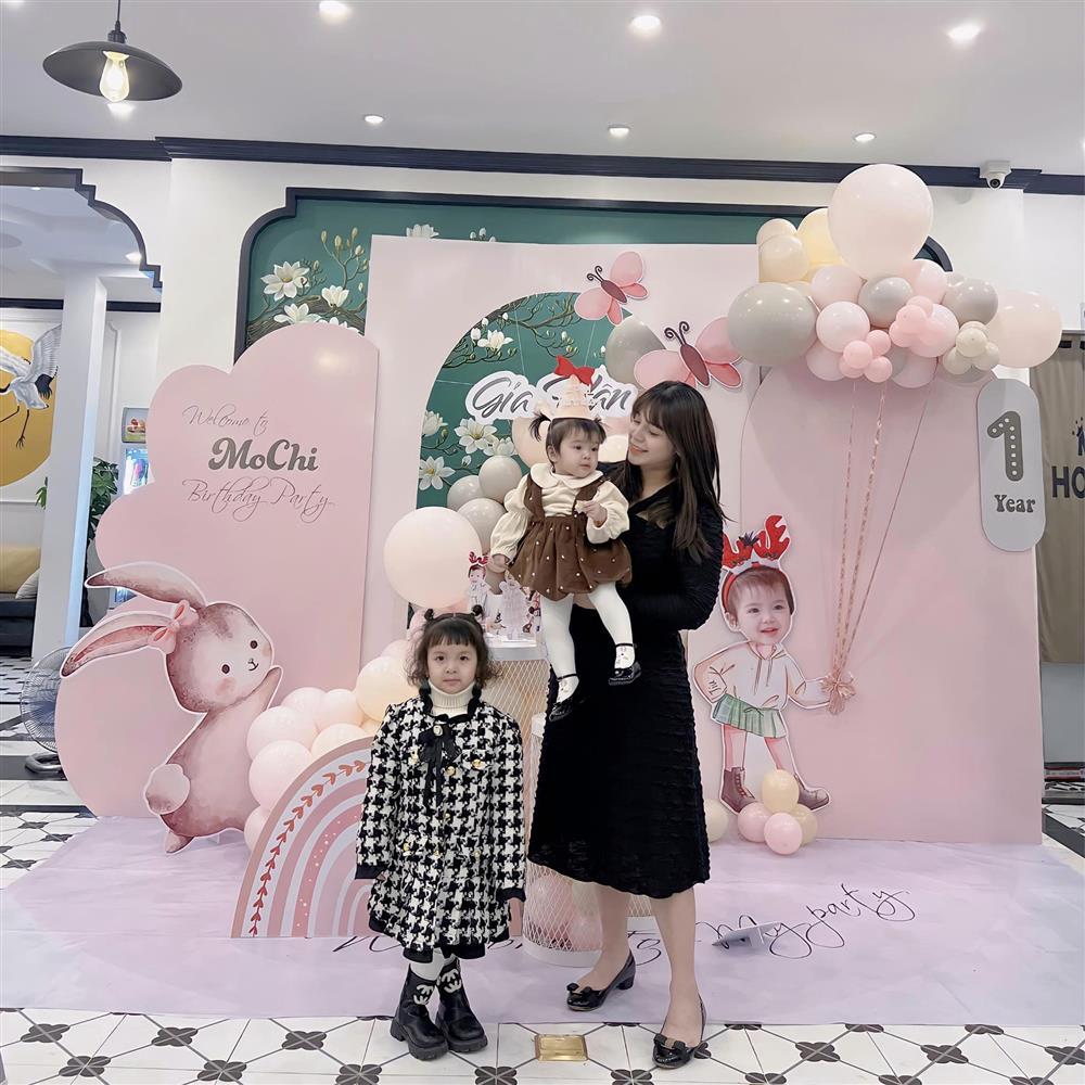 Sinh nhật con gái, không nhận ra vợ đại gia của Bùi Tiến Dũng-2