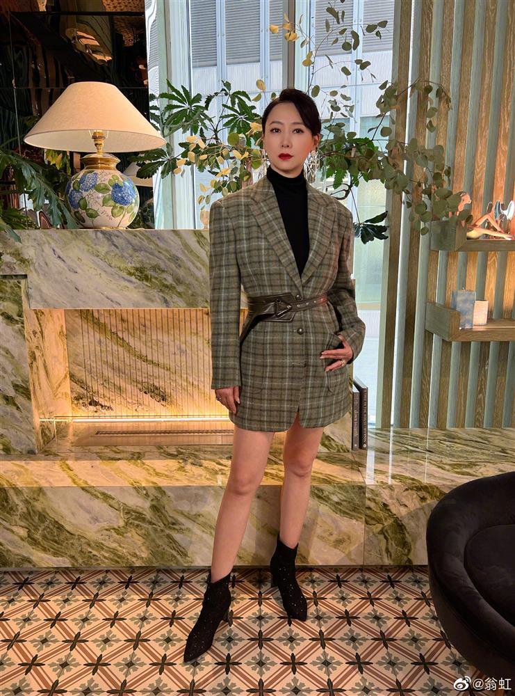 Ôn Bích Hà và Ông Hồng chụp chung: Số phận Đát Kỷ ra sao?-7