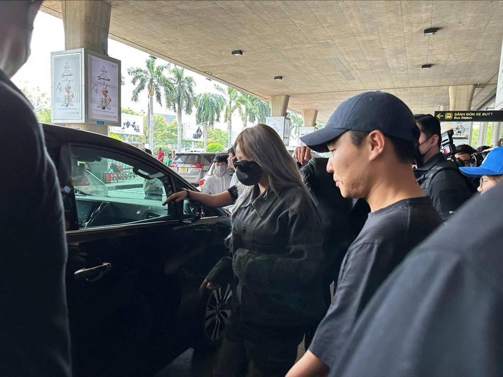 CL (2NE1) cực ngầu khi quay lại Việt Nam biểu diễn sau 8 năm-6