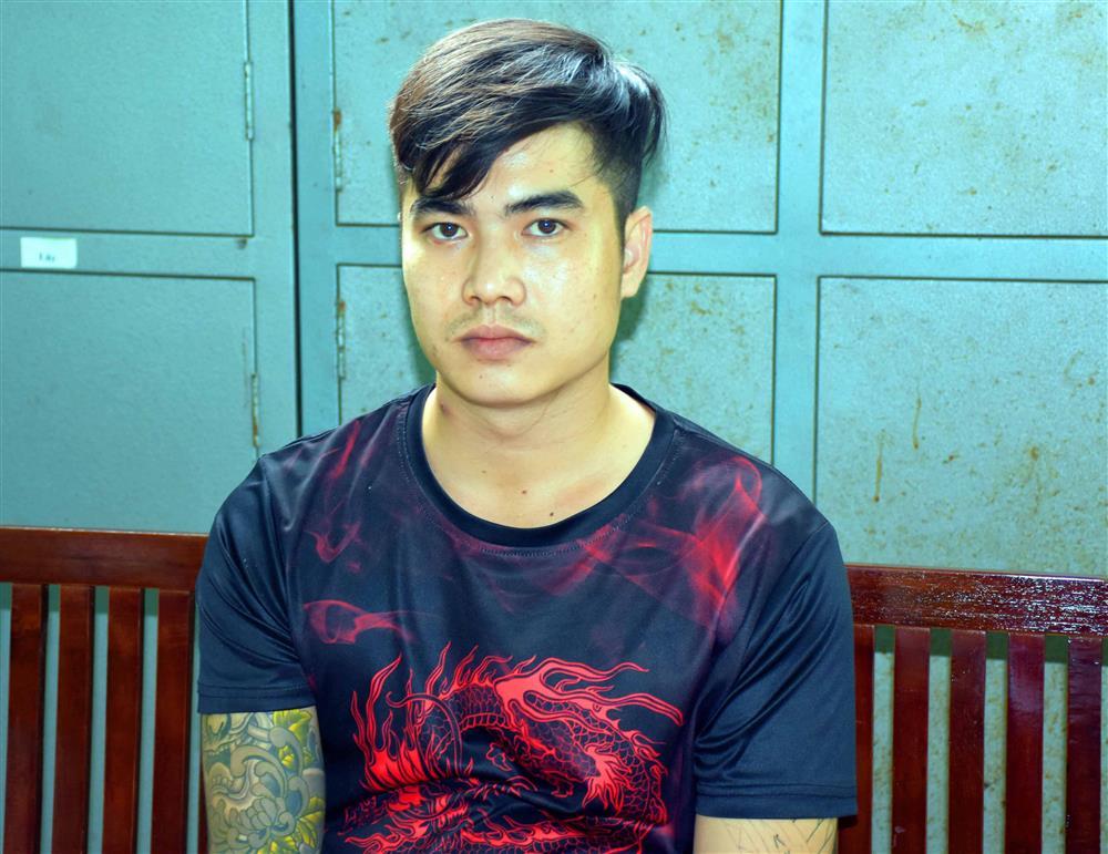 Mâu thuẫn trong lúc nhậu, thanh niên đâm chết hai người-1