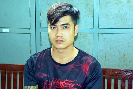 Mâu thuẫn trong lúc nhậu, thanh niên đâm chết hai người