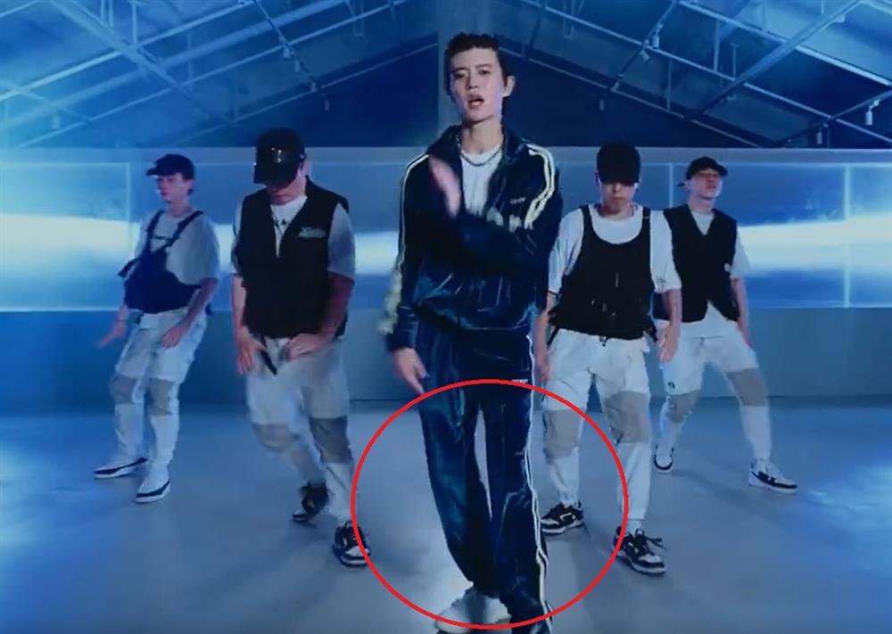 Vừa ra album nhạc, Nhậm Gia Luân đã được khuyên nên về đóng phim-2