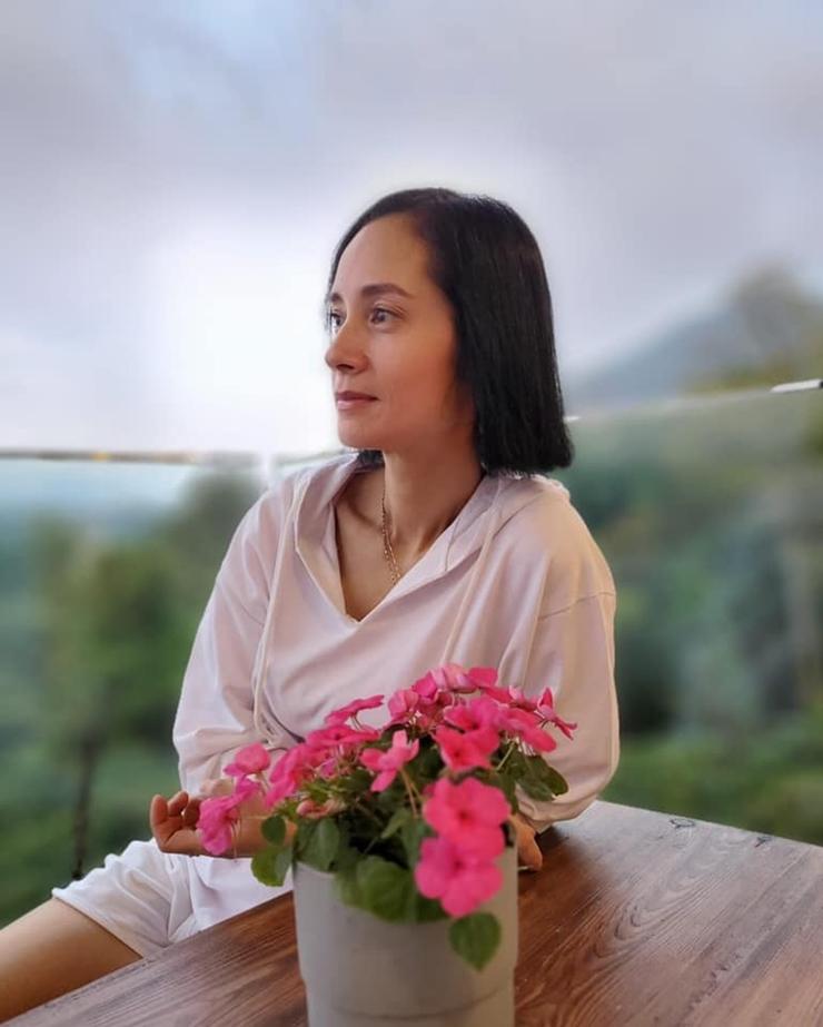 Biểu tượng gợi cảm lai Việt thất nghiệp lang thang vì bệnh tật-2