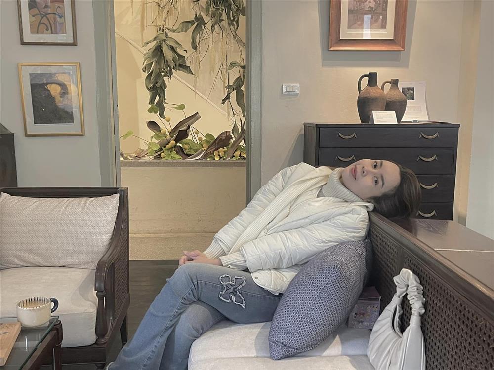 Tin showbiz Việt ngày 31/12: Đỗ Mỹ Linh và chồng thiếu gia hẹn hò cuối năm-8