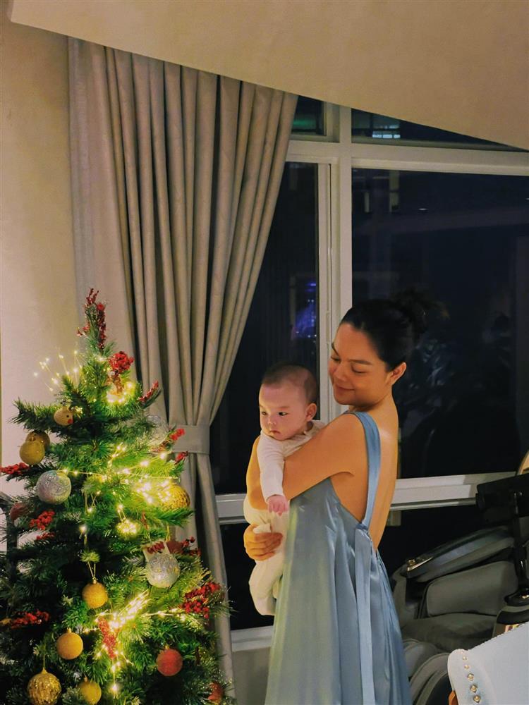 Tin showbiz Việt ngày 31/12: Đỗ Mỹ Linh và chồng thiếu gia hẹn hò cuối năm-12