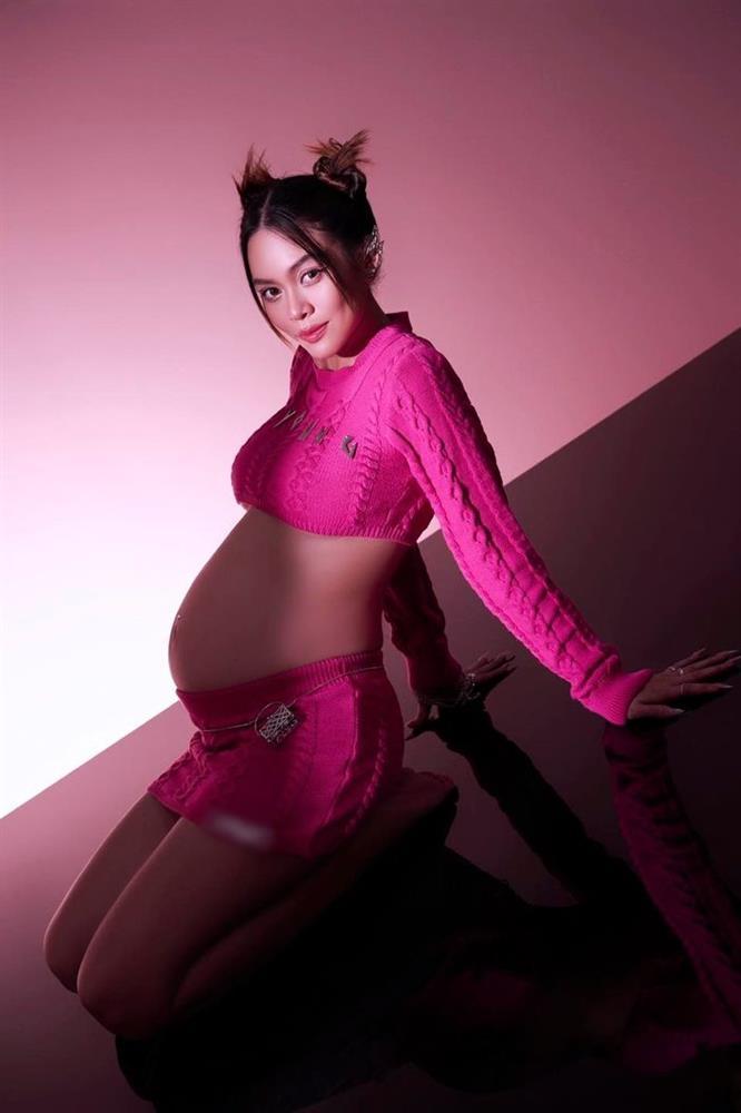 Á hậu Mâu Thủy tung ảnh bầu ngầu chưa từng thấy-3