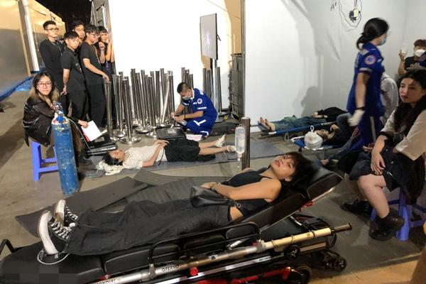 Vì sao hàng loạt người ngất xỉu ở phố đi bộ Nguyễn Huệ?-6