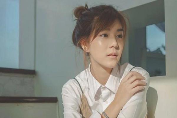 Nhìn số điện thoại trong phòng ngủ, tôi phân vân mất ăn mất ngủ-1