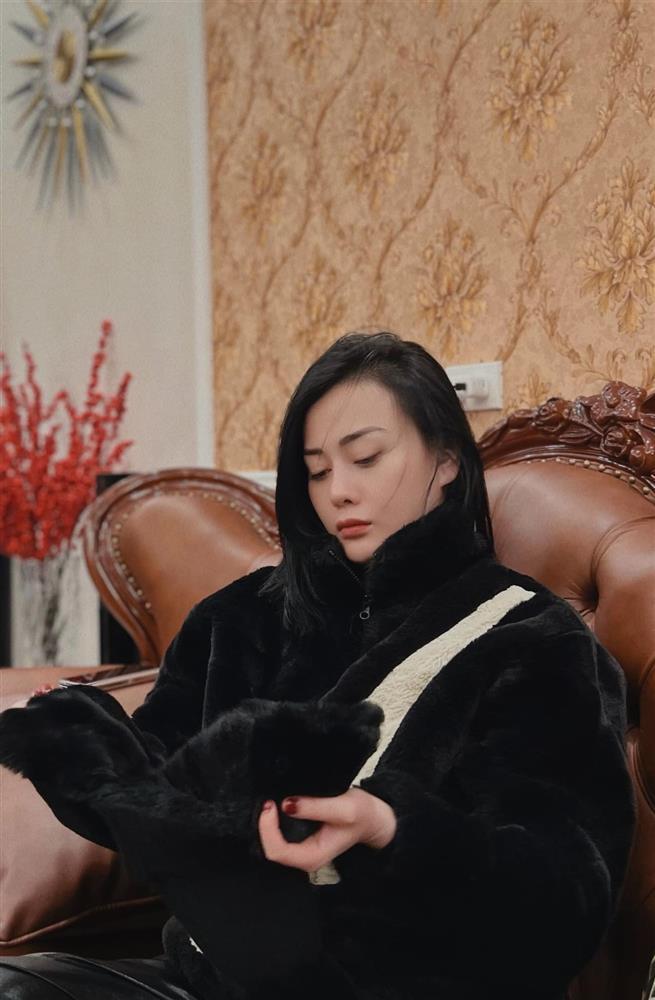 Phương Oanh treo status xin lỗi đúng ngày cuối năm-3