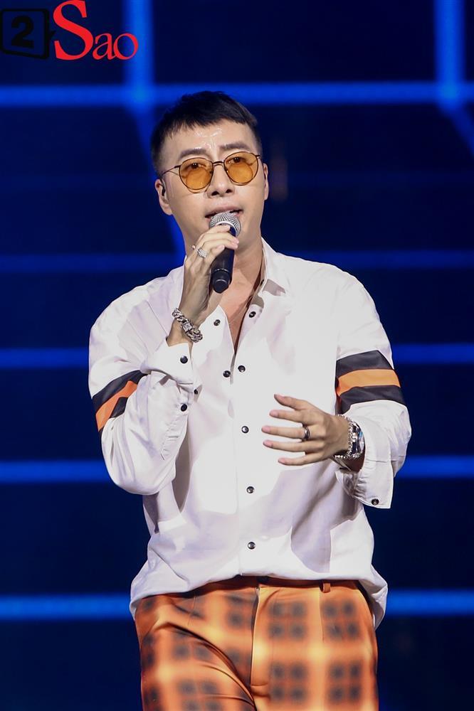 Fan Việt bất chấp mọi địa hình để xem được chị đại CL trình diễn-15