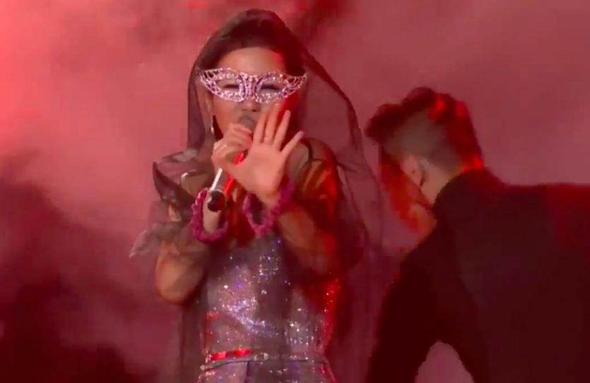 Diva Hồng Nhung được một điểm ăn tiền khi cover bài tủ của MONO-7