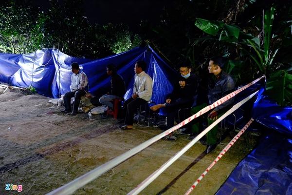 Tạm ngừng cứu hộ bé trai bị rơi xuống trụ bê tông-5