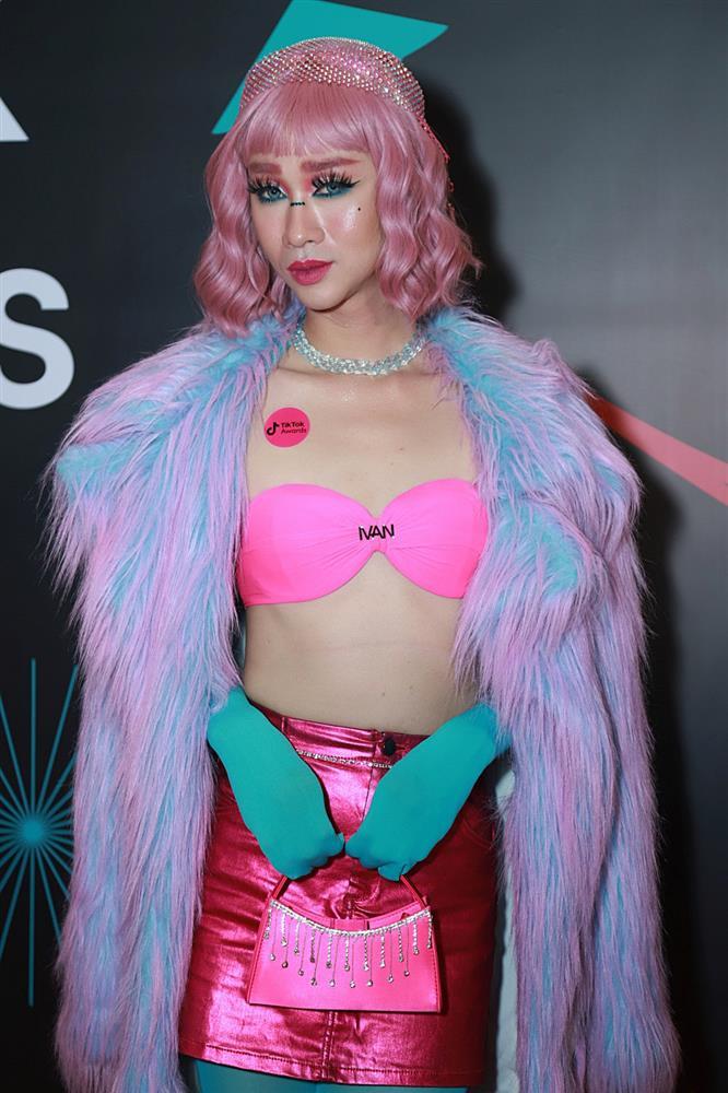 Hải Triều lòe loẹt thảm họa - Ngọc Trinh o ép vòng 1 kém duyên-4