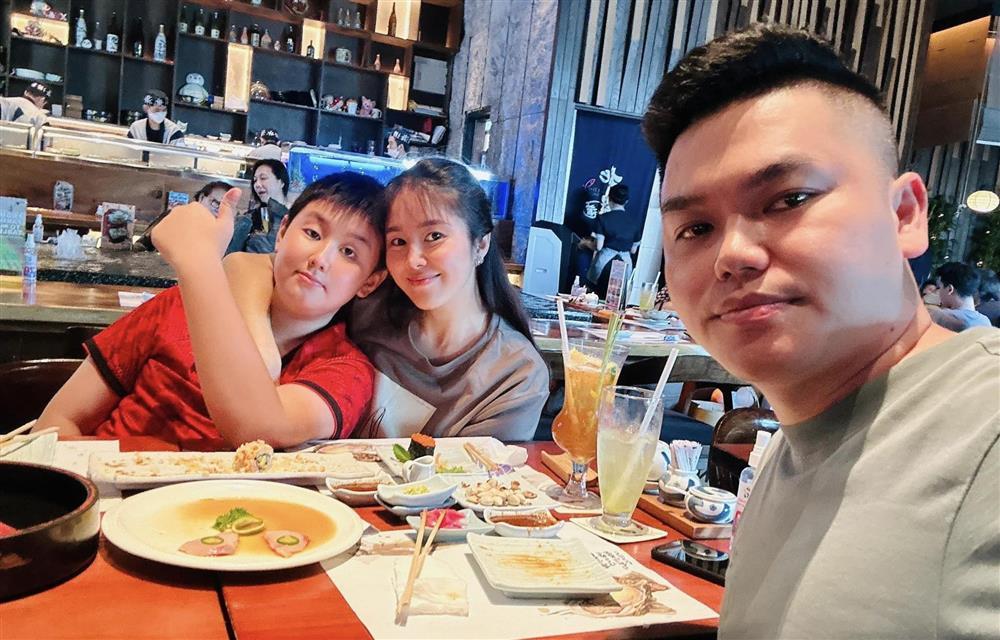 Tin showbiz Việt ngày 2/1: Bình An khoe mẹ trúng thưởng xe máy-3