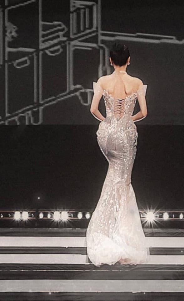 Địch Lệ Nhiệt Ba bị tố mắc bệnh ngôi sao, không kính nghiệp-4