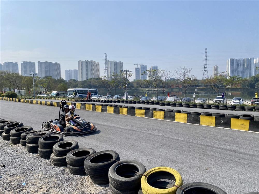 Đi chơi golf, bắn súng sơn, đua xe Go-kart đầu năm mới-1