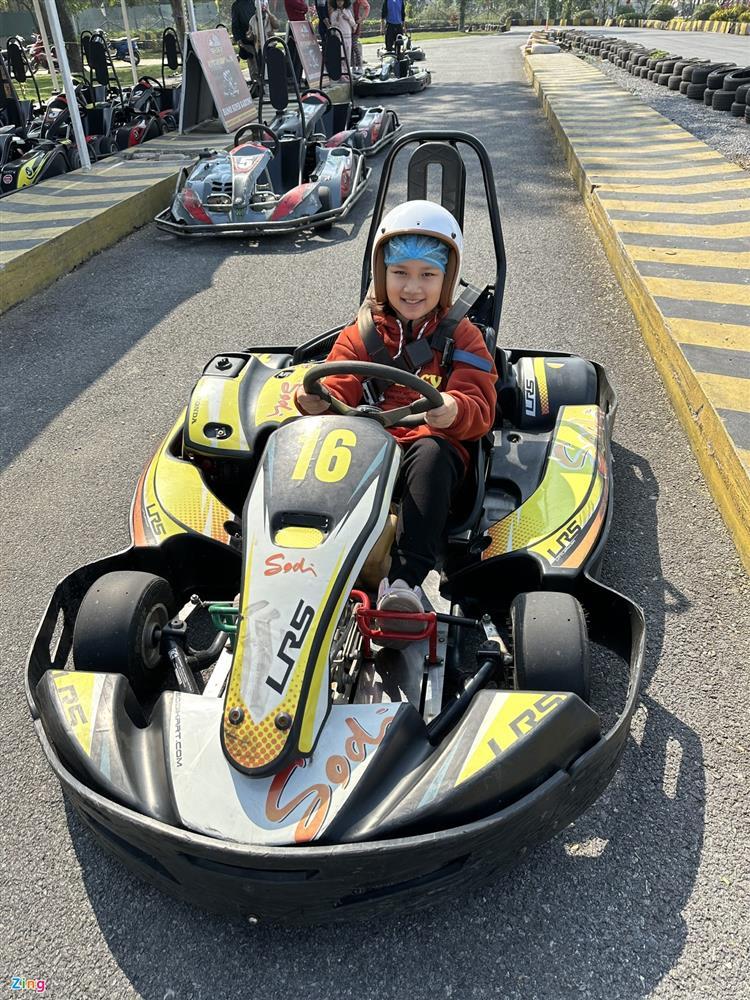 Đi chơi golf, bắn súng sơn, đua xe Go-kart đầu năm mới-7