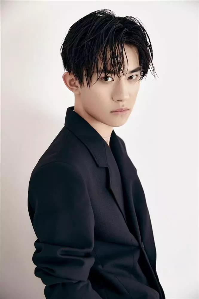 Vương Nhất Bác - Dịch Dương Thiên Tỉ đối đầu cực căng dịp Tết-3