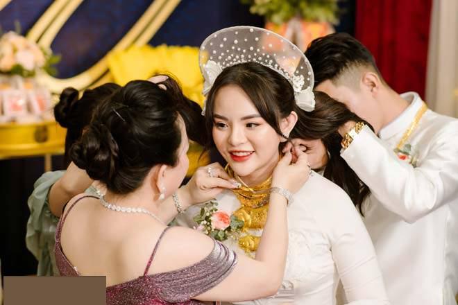 Những đám cưới khủng khiến dân tình choáng ngợp năm 2022-9