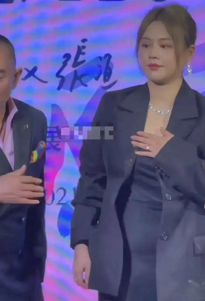 Lưu Diệc Phi, Trần Nghiên Hy không có thế mạnh vòng eo-8