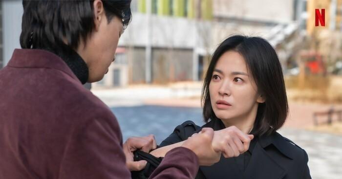 Phim của Song Hye Kyo được khen hay hơn Song Joong Ki