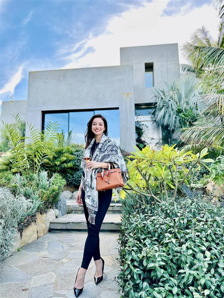 Tin showbiz Việt ngày 3/1: Phan Hiển muốn mua xe, Khánh Thi ra yêu sách-10