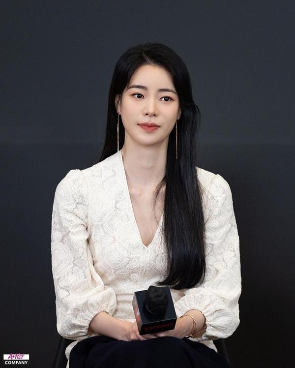 Hai ác nữ gây chú ý không kém Song Hye Kyo trong phim mới-12