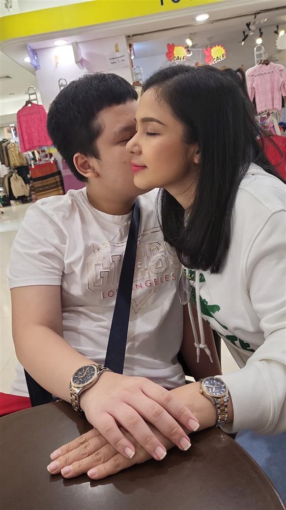 Việt Trinh mặc đồ đôi, vi vu du lịch chung nhưng luôn giấu mặt con-2