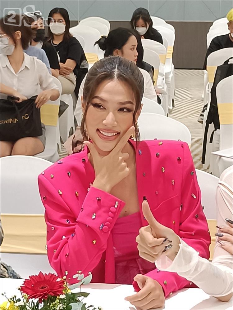 Hoa hậu Thiên Ân qua CAM thường có thực sự đẹp?-5