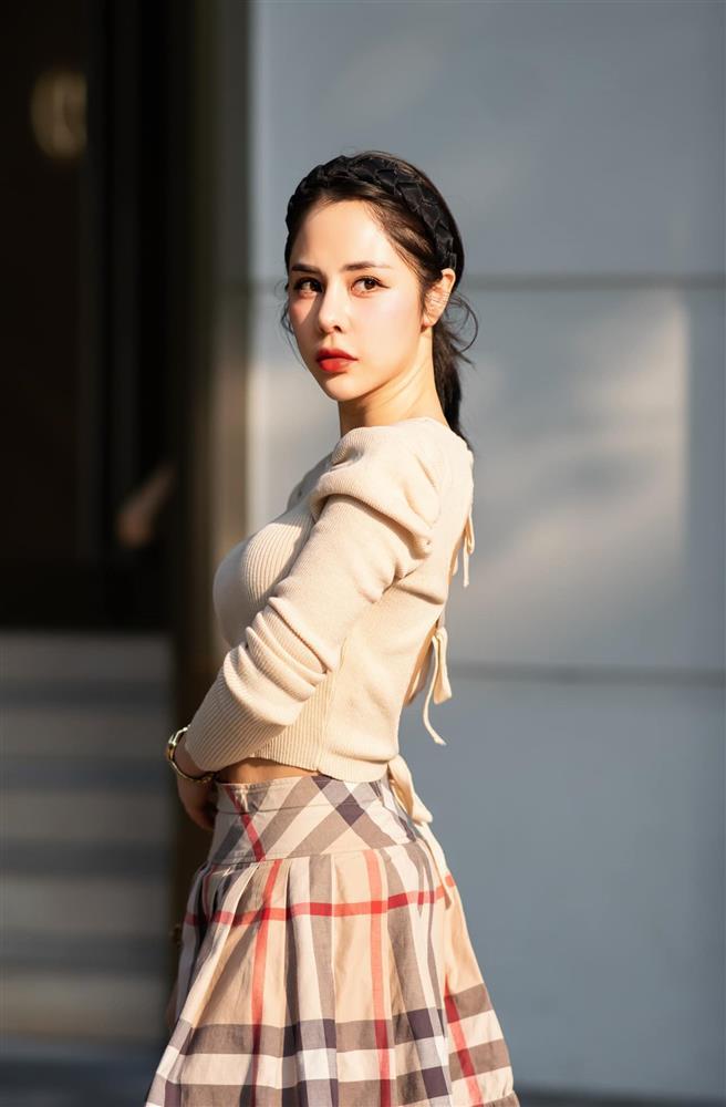 Bạn gái Huỳnh Anh hiếm hoi nhắc tới chồng cũ-1