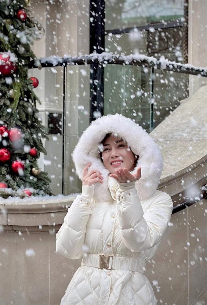 Sự thật loạt ảnh Phương Oanh lung linh ở nước ngoài-12